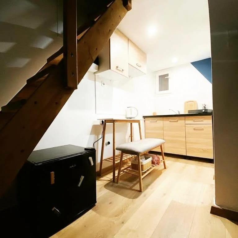 Appartamento Velestinou Private Maisonette Atene Esterno foto